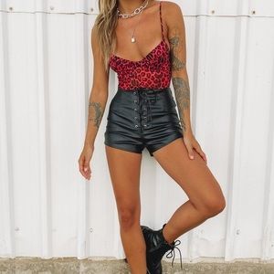 Beginning Boutique Gravity Shorts Matte Black